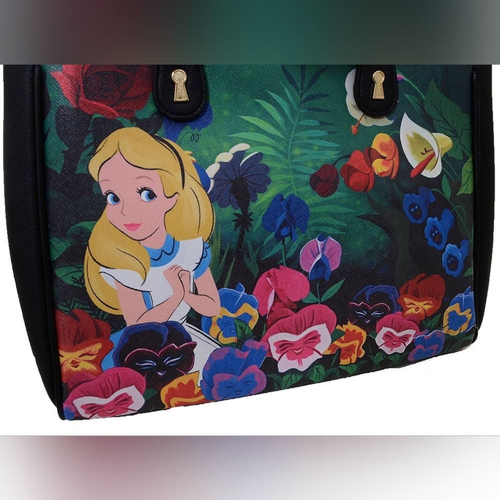 Alice In Wonderand Purse (RARE) - Picture 3 of 13